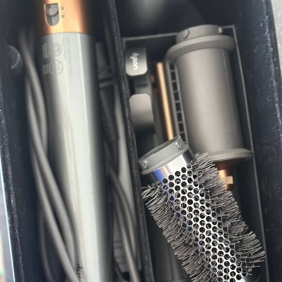 DYSON Airwrap multi-styler and dryer - Picture 3 of 4